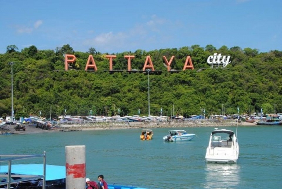 เช่ารถพร้อมคนขับรับส่งที่ท่องเที่ยวต่างๆทั่วไทย